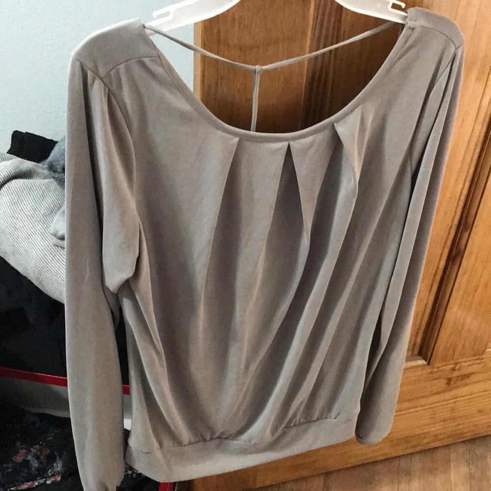 Gray Buckle open back long sleeve